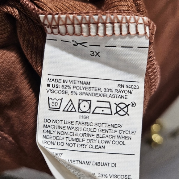 NWOT Old Navy Maple Brown  Ribbed Long Sleeve Turtleneck Go Dry Activewear Top - Picture 3 of 4